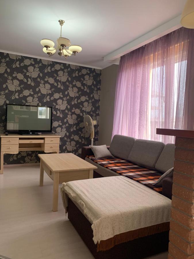 Vyshyvanka In The City Centre Ивано-Франкивск Екстериор снимка