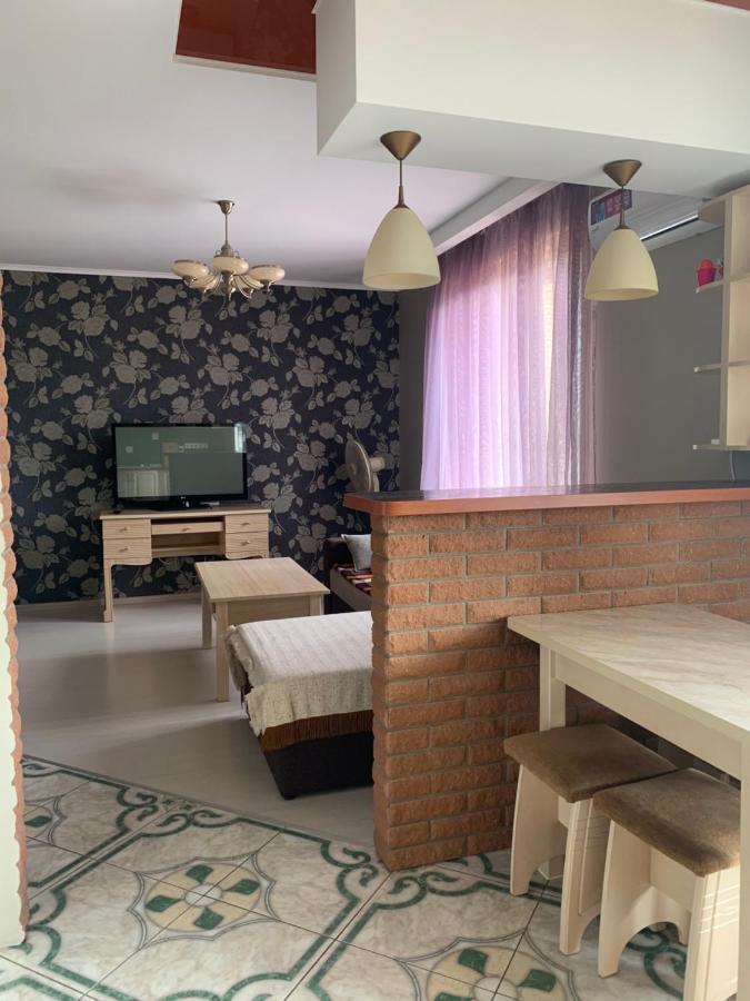 Vyshyvanka In The City Centre Ивано-Франкивск Екстериор снимка