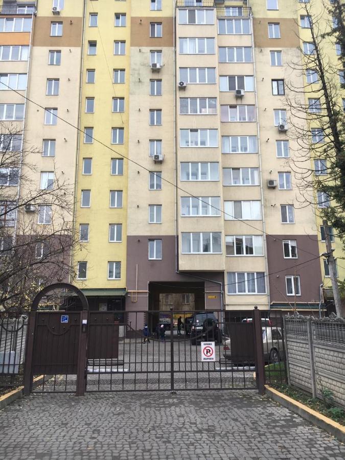 Vyshyvanka In The City Centre Ивано-Франкивск Екстериор снимка
